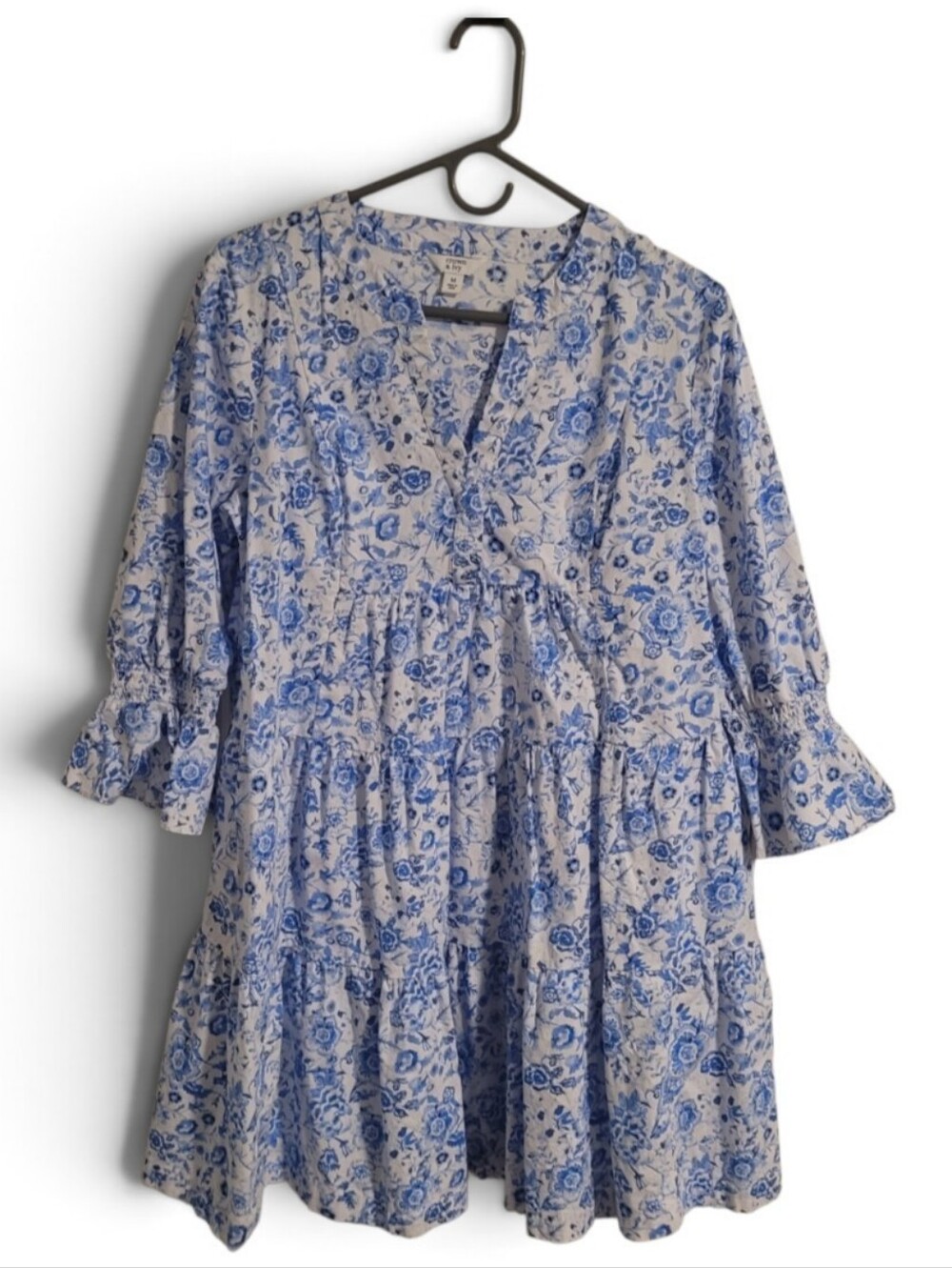 crown & ivy Blue and White Floral Tiered Long-Sleeve Dress